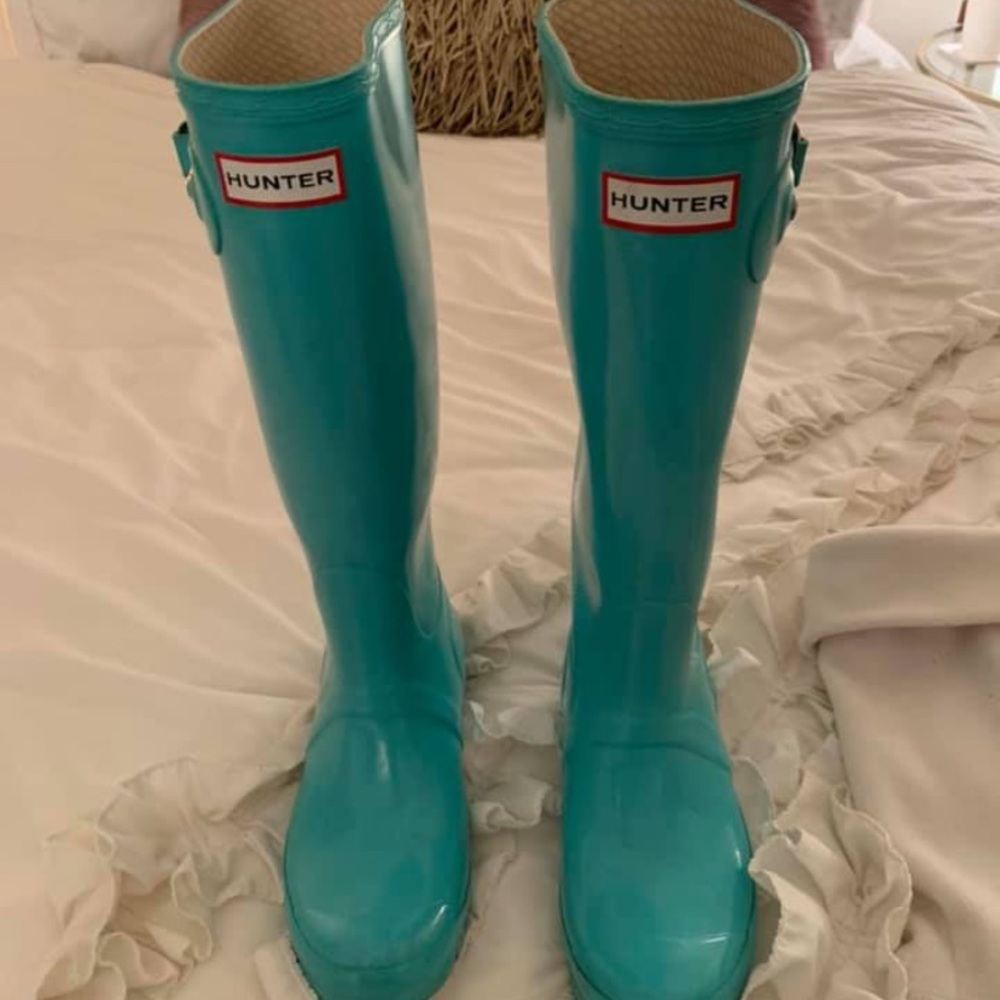 Hunter rain boots size 7.